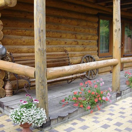 Смерекова Хата Pochaiv Exterior photo